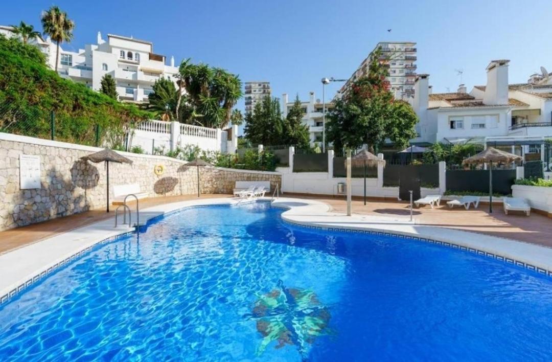 Apartamento cerca del mar con piscina y parking. Apartamento Benalmádena Exterior foto