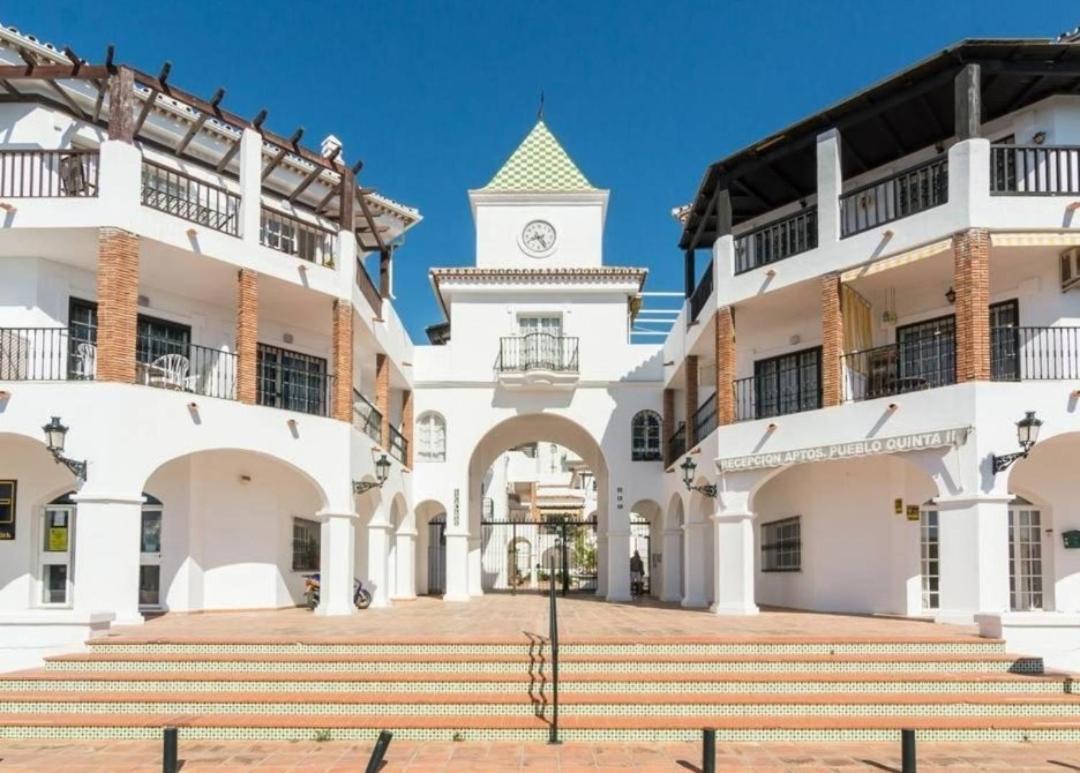 Apartamento cerca del mar con piscina y parking. Apartamento Benalmádena Exterior foto