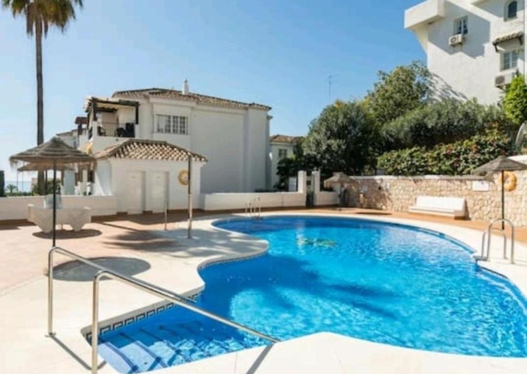 Apartamento cerca del mar con piscina y parking. Apartamento Benalmádena Exterior foto